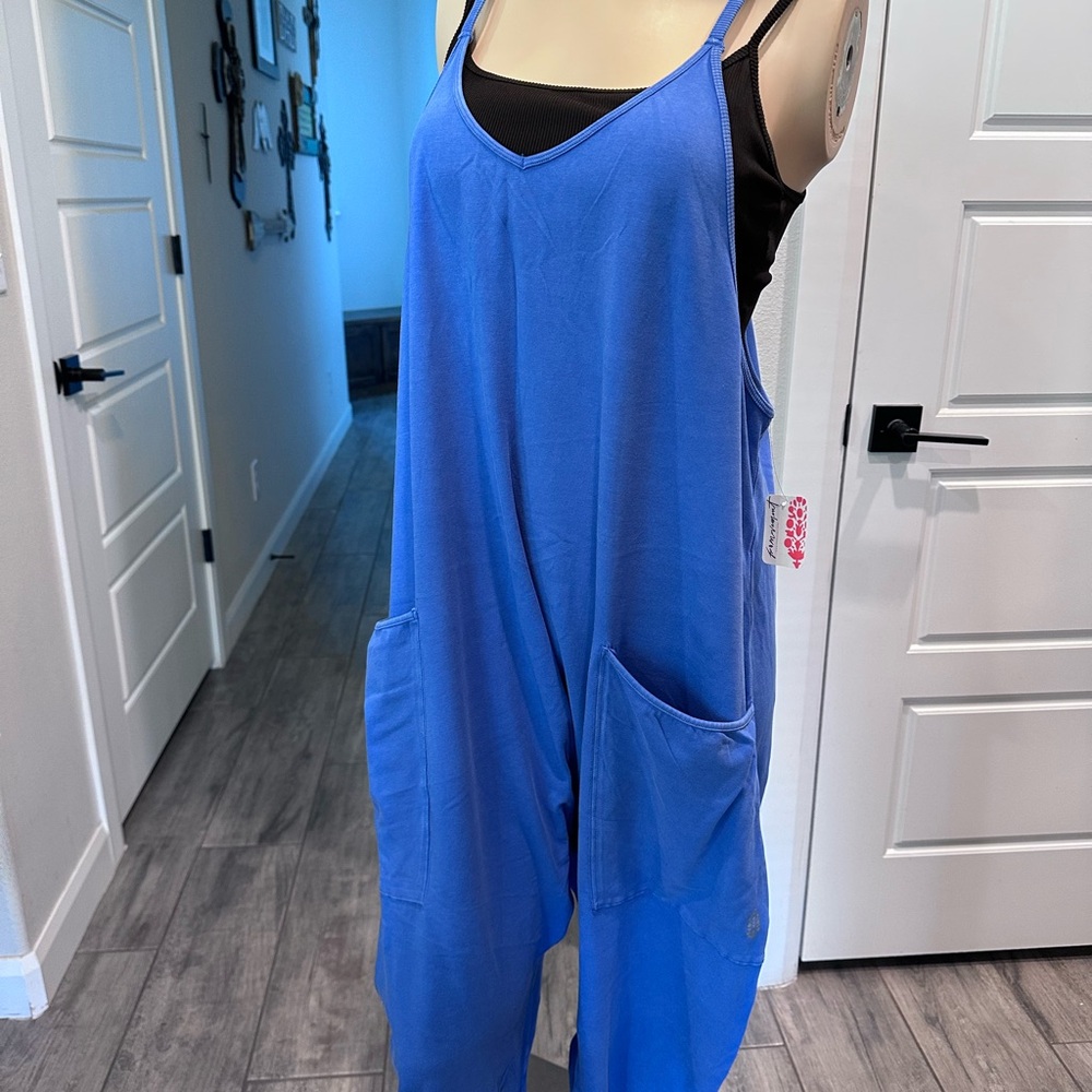 Blue Sleeveless Jumpsuit with Pockets